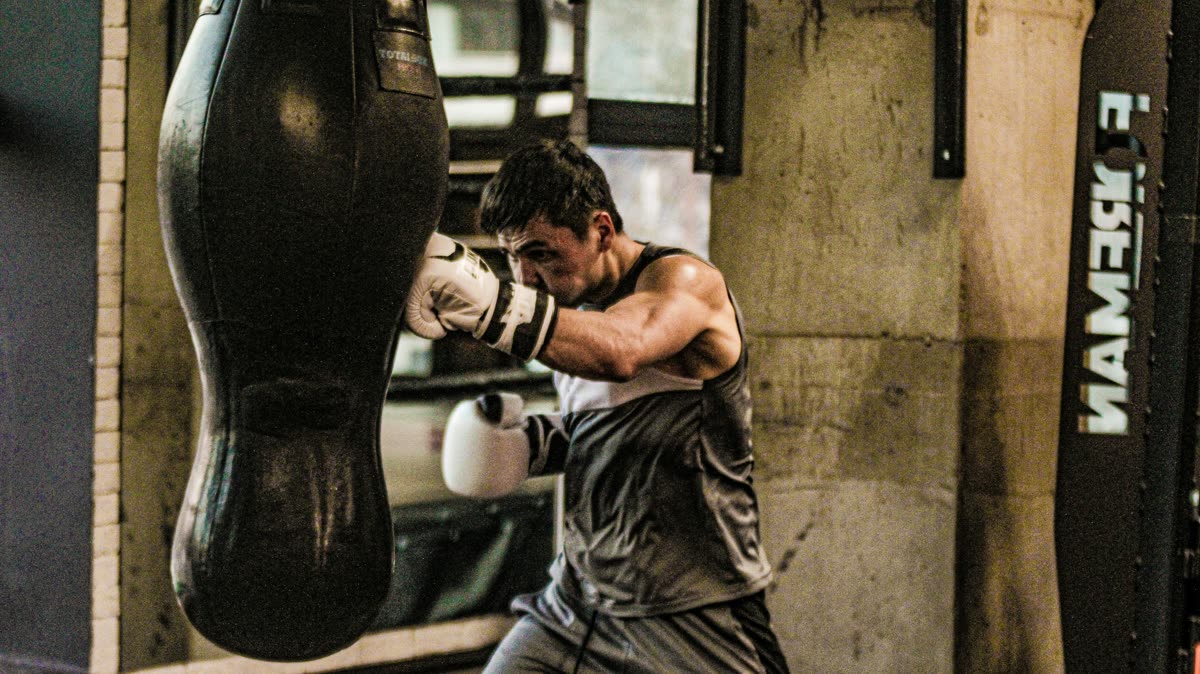 Boxer with the common punch numbers 1 through 6 mapped to lead and rear punches