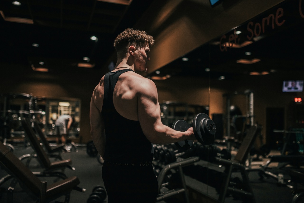 Ten-minute boxing session divided into warm-up, technique, work round, and cooldown